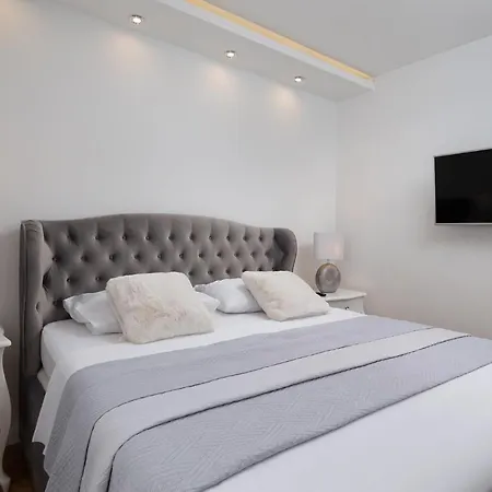 Luxury Oasis - Free Parking In Garage Appartement